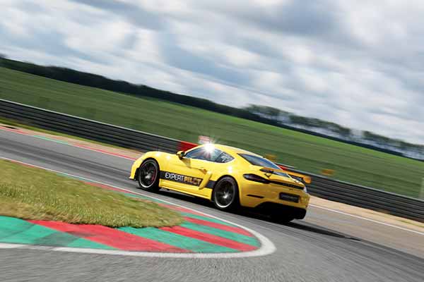 porsche-gt4-pilotage-circuit-stage-expertpilot