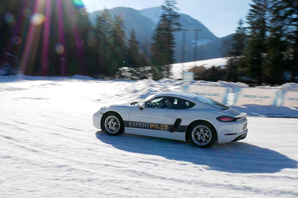pilotage-porsche-glace-drift