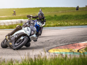 stage pilotage moto sur circuit