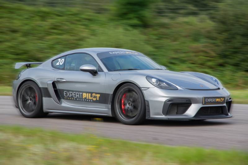 stage-porsche-gt4