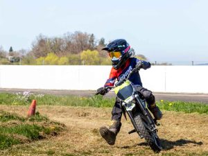 PILOTAGE MINIMOTO